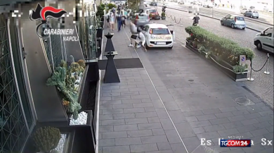 Napoli: lo scippo del Rolex – video