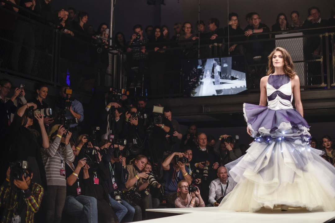 Festival del cinema di Venezia, la madrina è Elisa Sednaoui Festival del cinema di Venezia, la madrina è Elisa Sednaoui