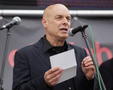 Brian Eno inaugurerà il Medimex di Bari con “Light Paintings”