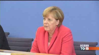 La Merkel tende una mano all’Italia: l’Europa deve aiutare
