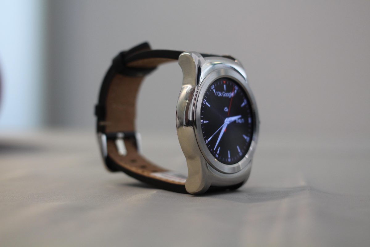 Galleria foto 'Gli smartwatch Android ora funzionano anche con iPhone' - foto 3