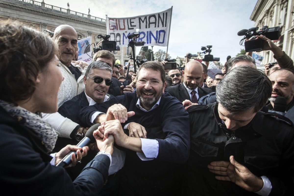 Galleria foto 'Marino lascia il Campidoglio e accusa il Pd' - foto 26