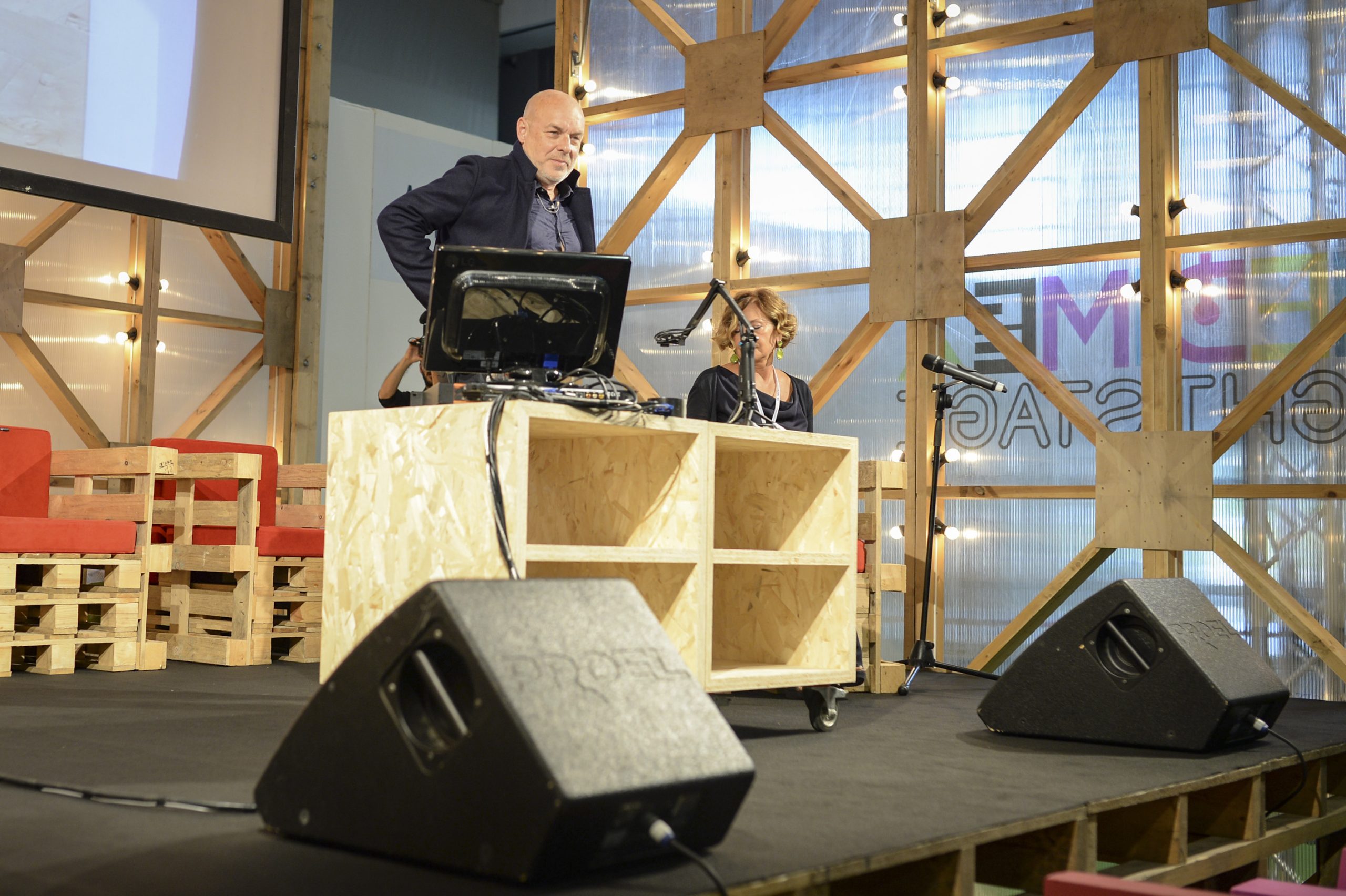 Brian Eno al Medimex: “L’arte mi è servita per non lavorare”