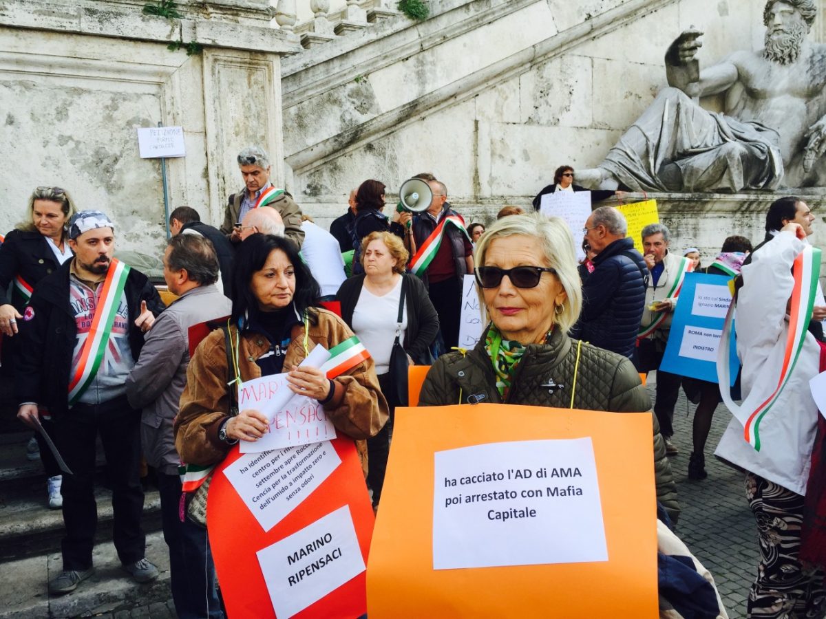 Galleria foto 'Marino non si dimette: cosa può succedere ora' - foto 5