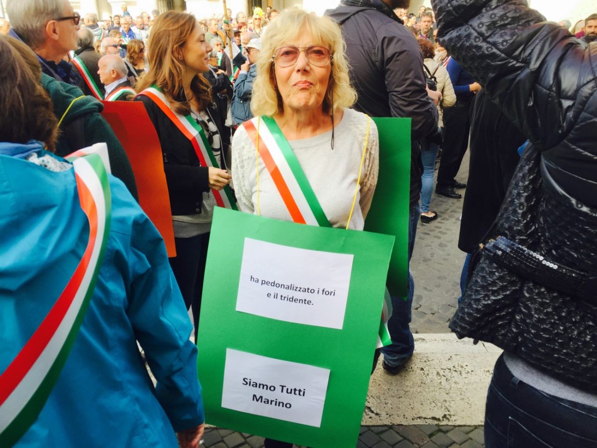 Galleria foto 'Marino non si dimette: cosa può succedere ora' - foto 9