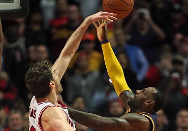 E’ ricominciata l’Nba: immagini e risultati della prima notte di partite