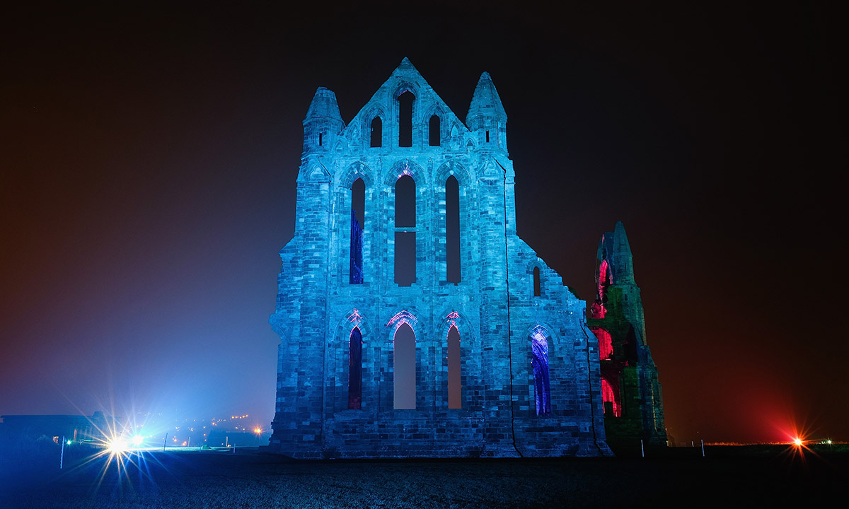 Luci da Halloween all’Abbazia di Whitby Luci da Halloween all’Abbazia di Whitby