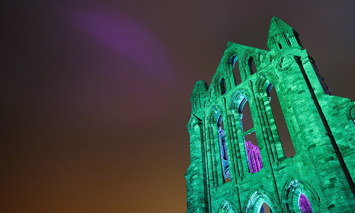 Luci da Halloween all’Abbazia di Whitby Luci da Halloween all’Abbazia di Whitby
