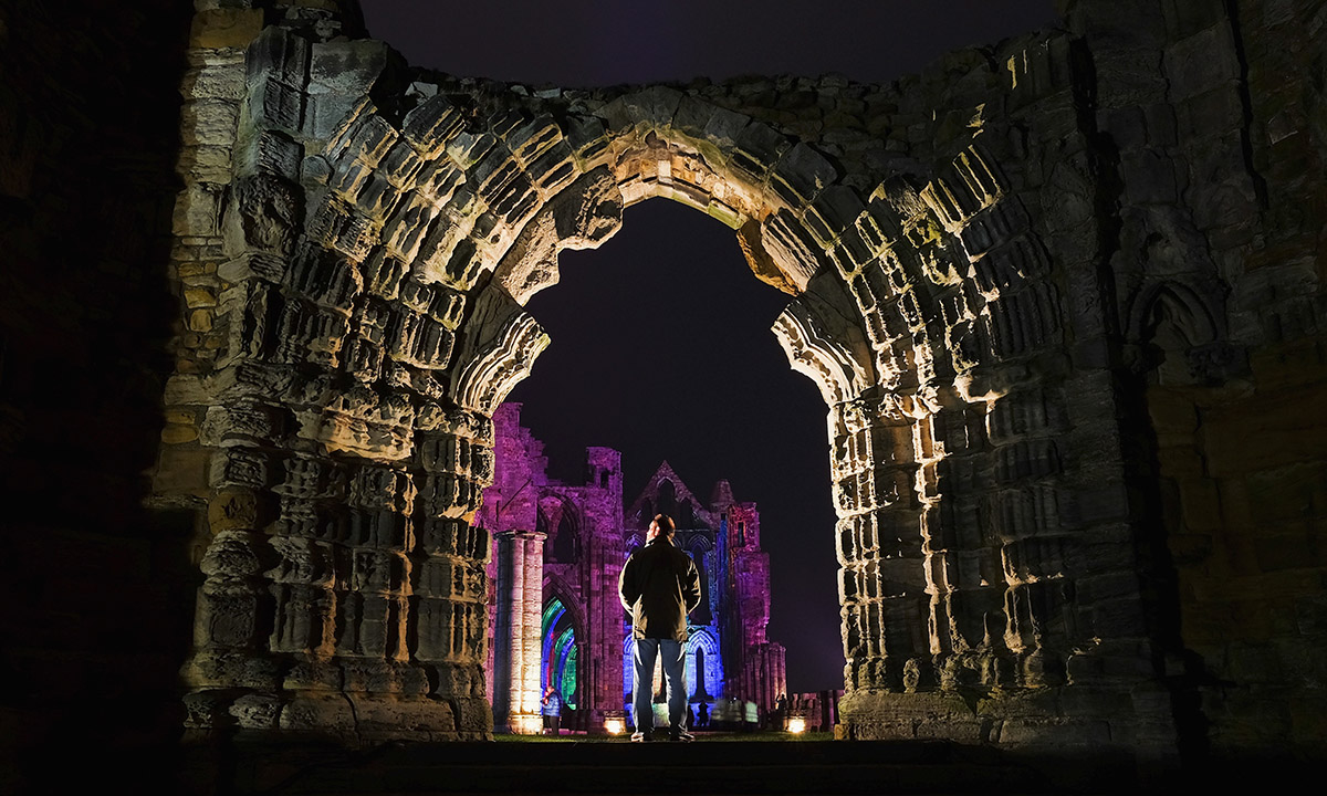 Luci da Halloween all’Abbazia di Whitby Luci da Halloween all’Abbazia di Whitby