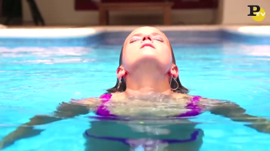 Lo spot provocante e provocatorio della surfista