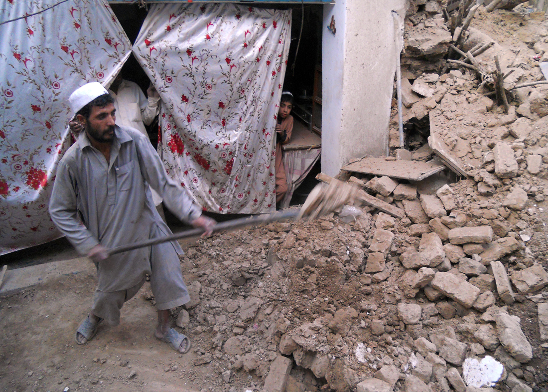 Terremoto tra Afghanistan e Pakistan: 340 morti, 2.100 feriti