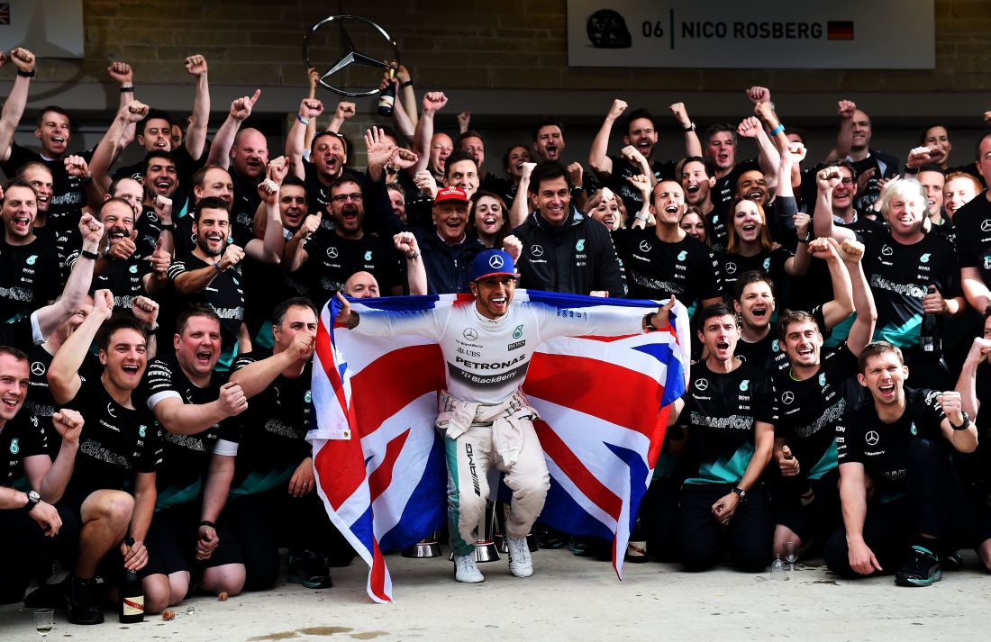 La grande festa di Hamilton ad Austin. Per lui, terzo mondiale La grande festa di Hamilton ad Austin. Per lui, terzo mondiale