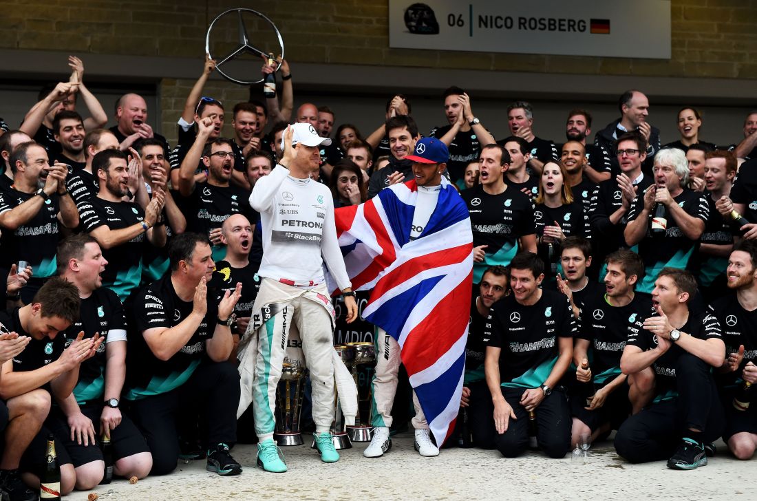 La grande festa di Hamilton ad Austin. Per lui, terzo mondiale La grande festa di Hamilton ad Austin. Per lui, terzo mondiale