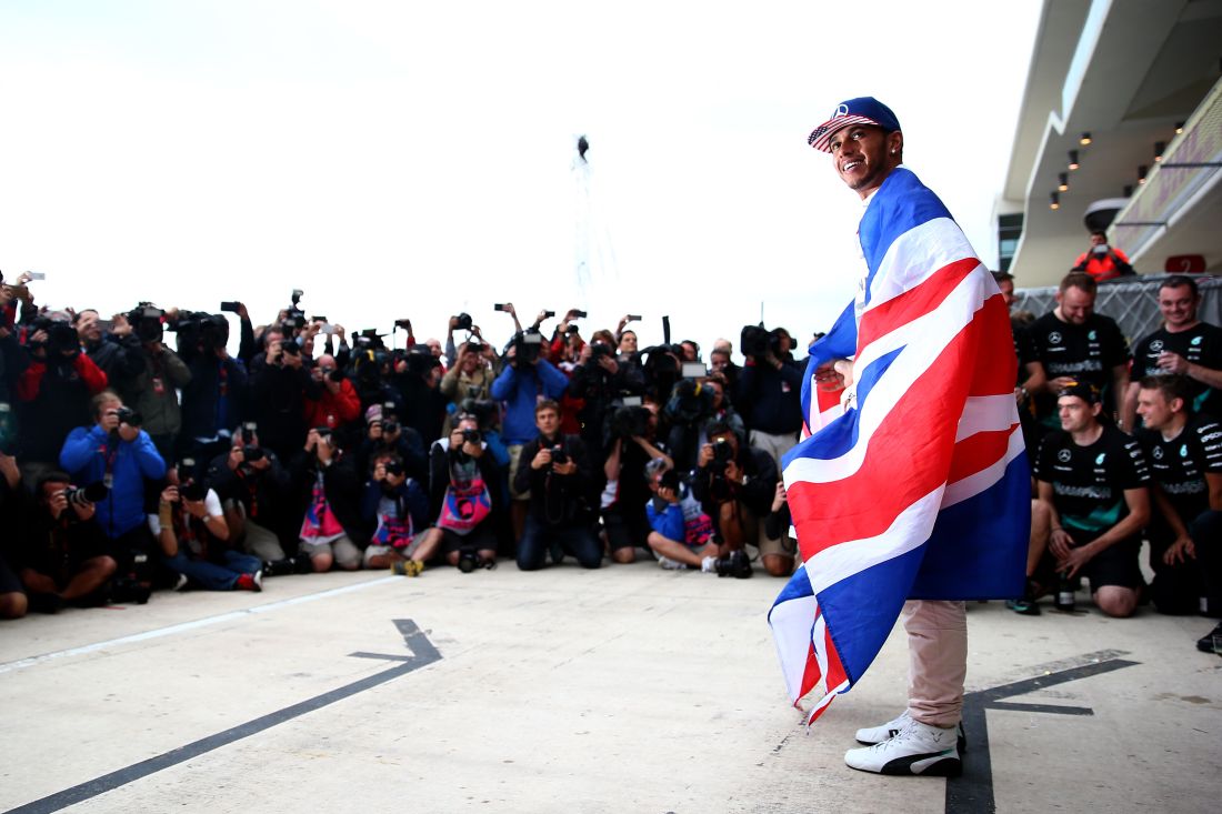 La grande festa di Hamilton ad Austin. Per lui, terzo mondiale La grande festa di Hamilton ad Austin. Per lui, terzo mondiale