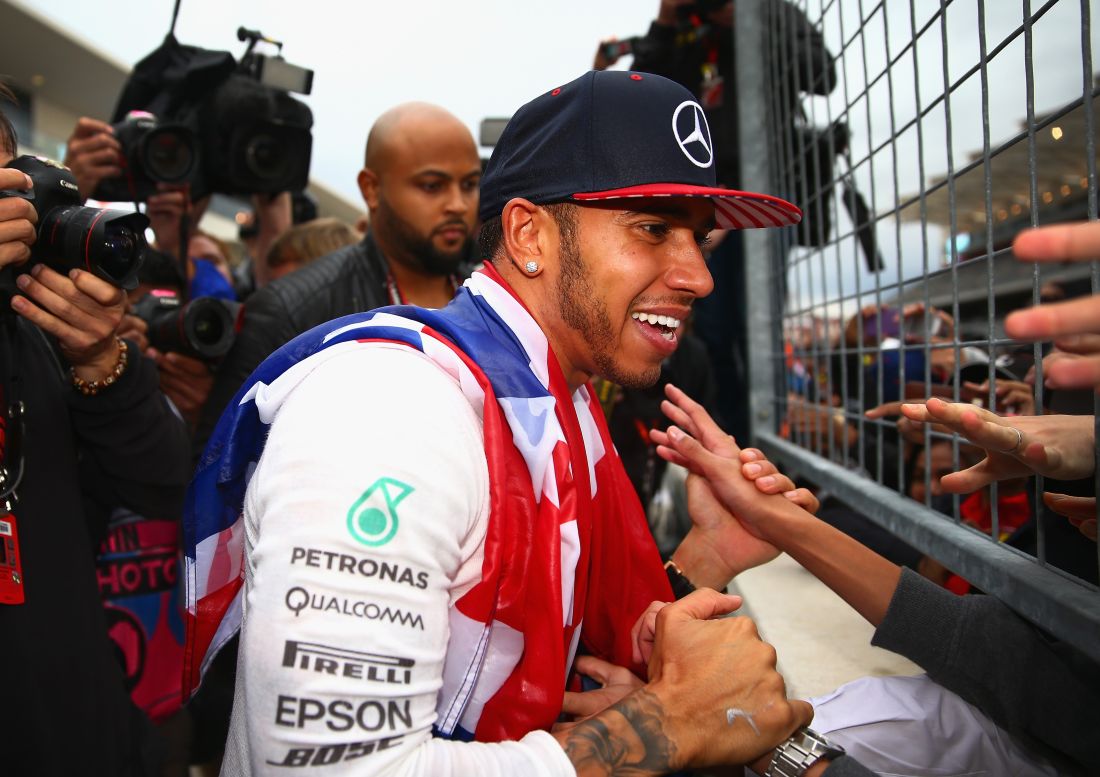 La grande festa di Hamilton ad Austin. Per lui, terzo mondiale La grande festa di Hamilton ad Austin. Per lui, terzo mondiale