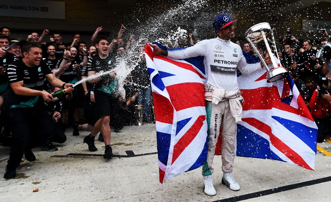 La grande festa di Hamilton ad Austin. Per lui, terzo mondiale La grande festa di Hamilton ad Austin. Per lui, terzo mondiale