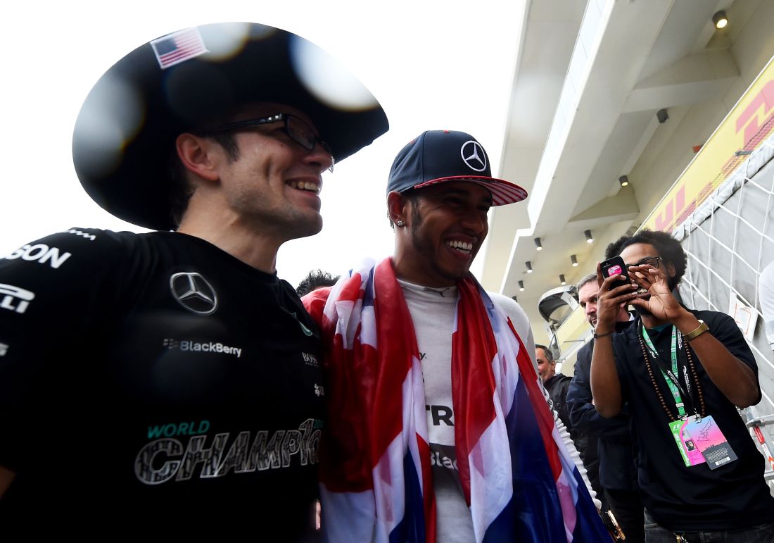 La grande festa di Hamilton ad Austin. Per lui, terzo mondiale La grande festa di Hamilton ad Austin. Per lui, terzo mondiale