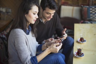 Tutti vittime (e carnefici) di phubbing