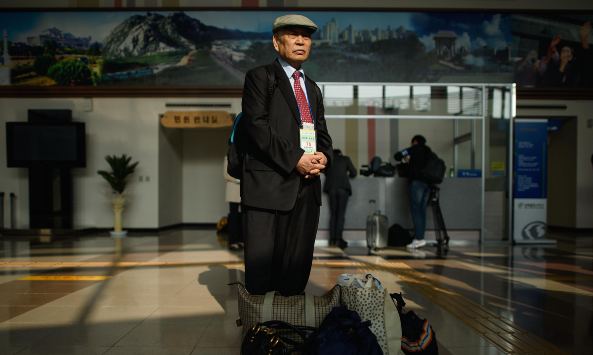 Corea del Nord e del Sud: riprendono le riunioni di famiglia – Foto