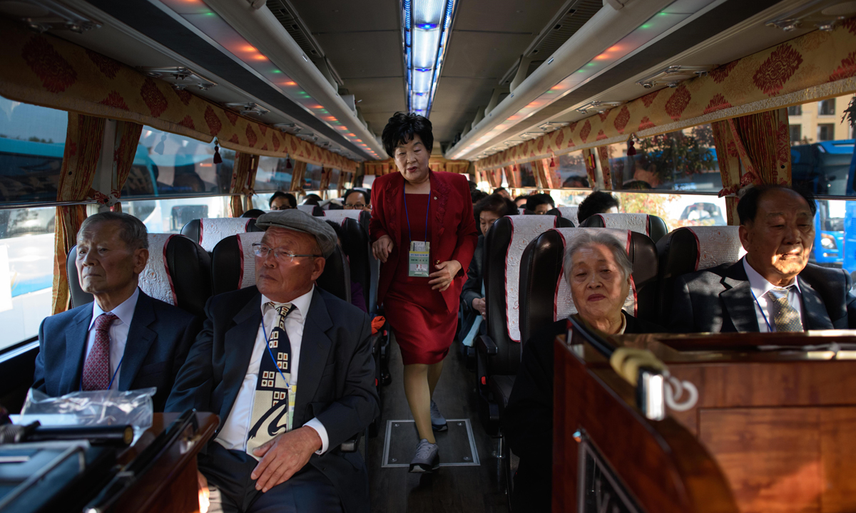 Corea del Nord e del Sud: riprendono le riunioni di famiglia – Foto