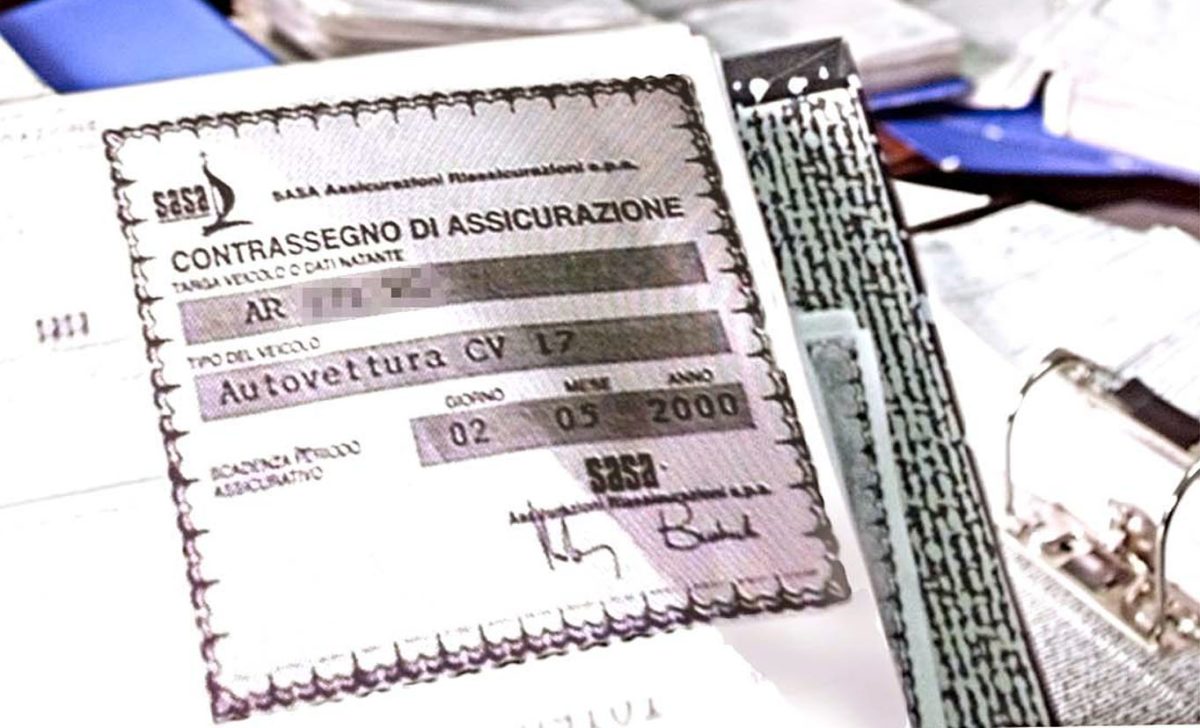 Galleria foto 'Assicurazione, addio al tagliando cartaceo. Cosa cambia per l’automobilista' - foto 3