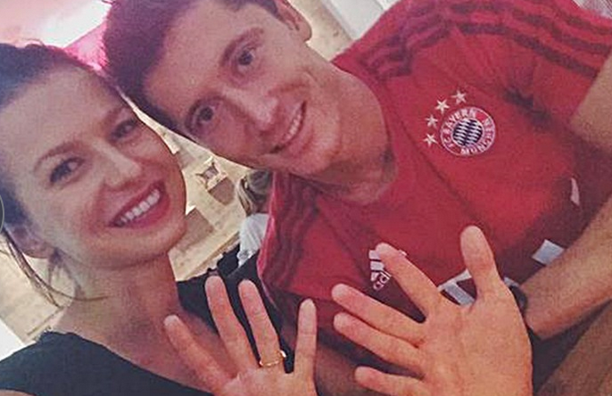 Gli incredibili record di Lewandowski: è lui l’attaccante più forte al mondo? Gli incredibili record di Lewandowski: è lui l’attaccante più forte al mondo?