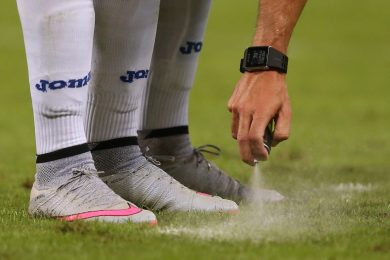 Arbitri contro Figc: le bombolette spray sono un flop