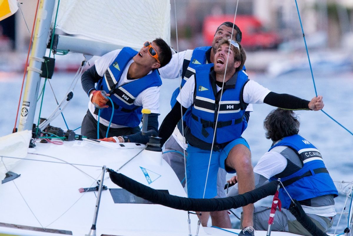 Galleria foto 'Vela, bora e spettacolo: la Barcolana numero 47 va a “Robertissima III”' - foto 20