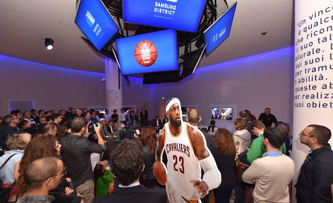 Milano pazza per l’Nba: grande successo per la mostra “Ball don’t Lie” Milano pazza per l’Nba: grande successo per la mostra “Ball don’t Lie”