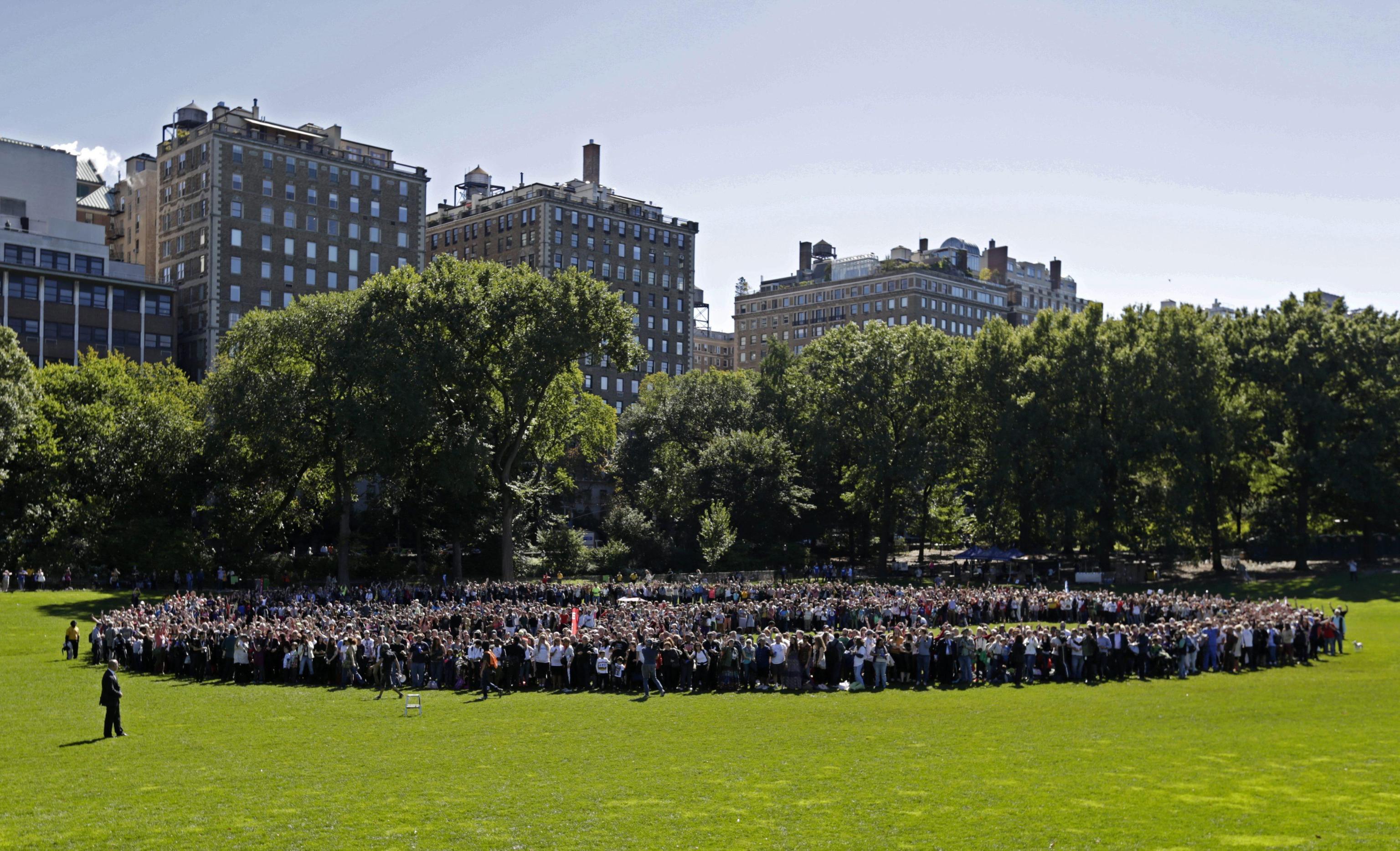 John Lennon avrebbe 75 anni: il mondo lo celebra – Video John Lennon avrebbe 75 anni: il mondo lo celebra – Video