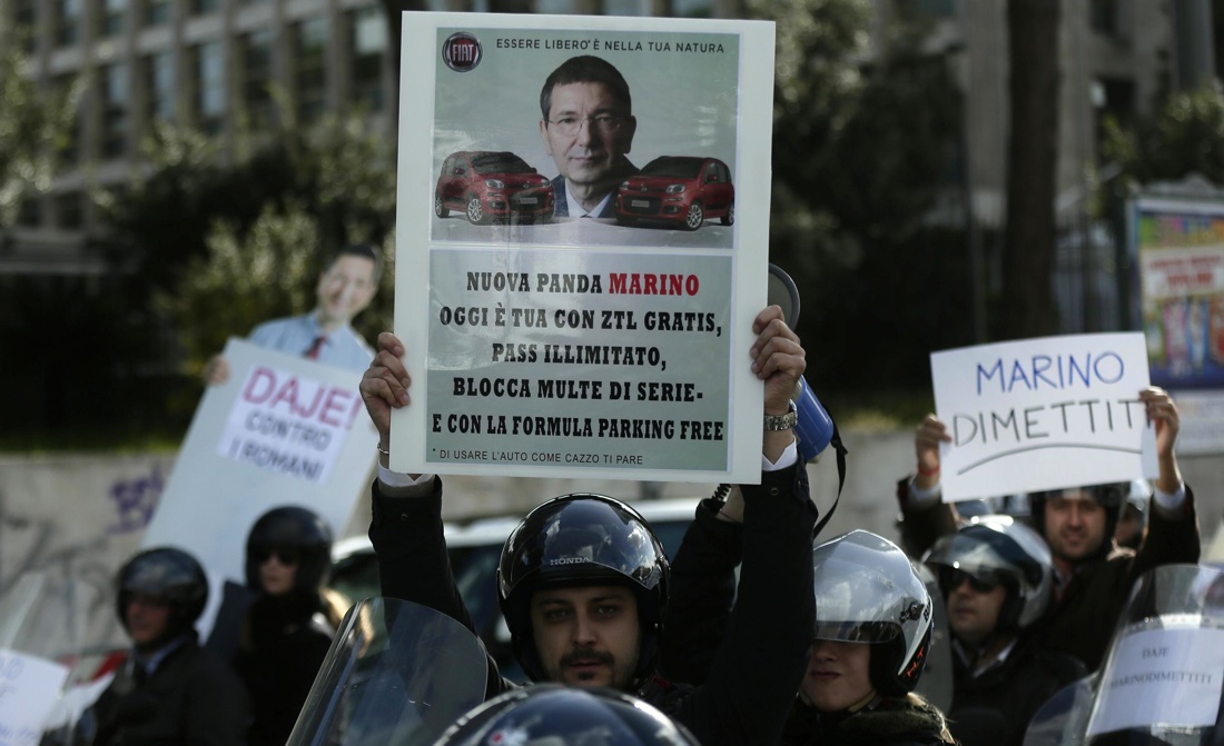 Ignazio Marino sindaco dimissionario: la storia in 30 foto