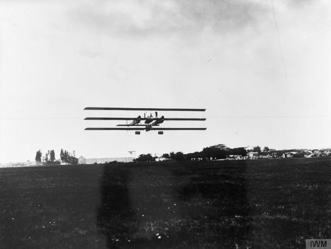 Bombardamenti italiani in guerra: foto di un secolo di storia (1911-2011)