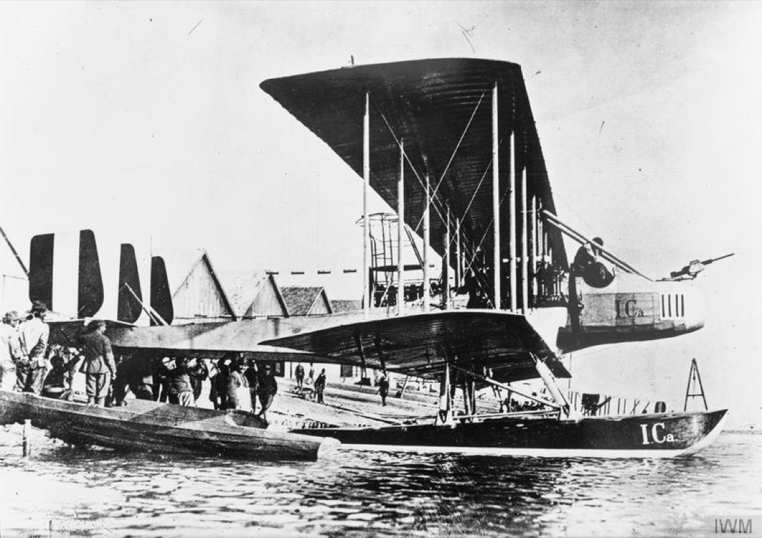 Bombardamenti italiani in guerra: foto di un secolo di storia (1911-2011)