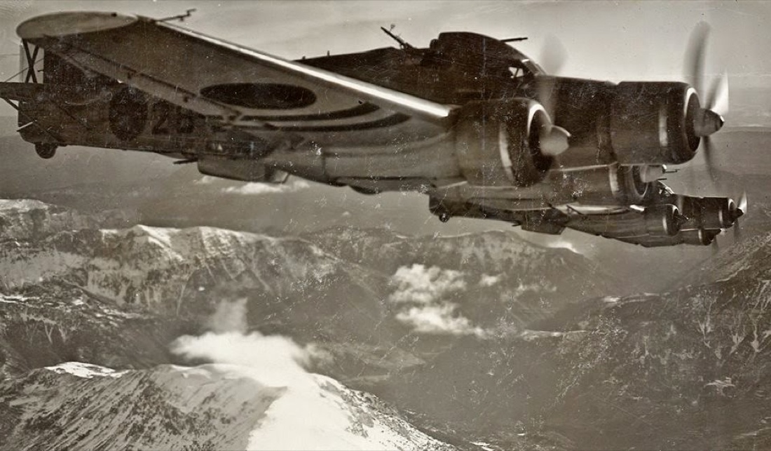 Bombardamenti italiani in guerra: foto di un secolo di storia (1911-2011)