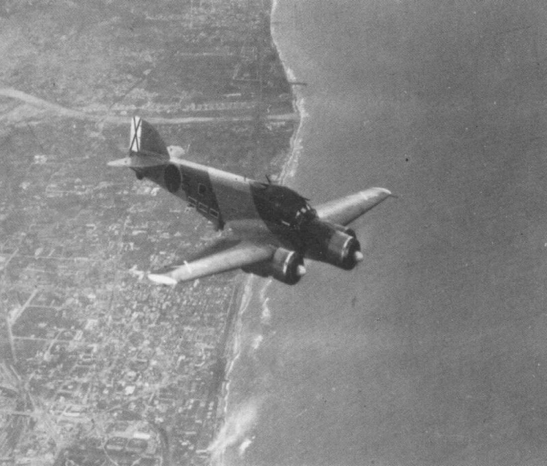 Bombardamenti italiani in guerra: foto di un secolo di storia (1911-2011)