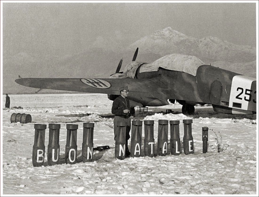 Bombardamenti italiani in guerra: foto di un secolo di storia (1911-2011)