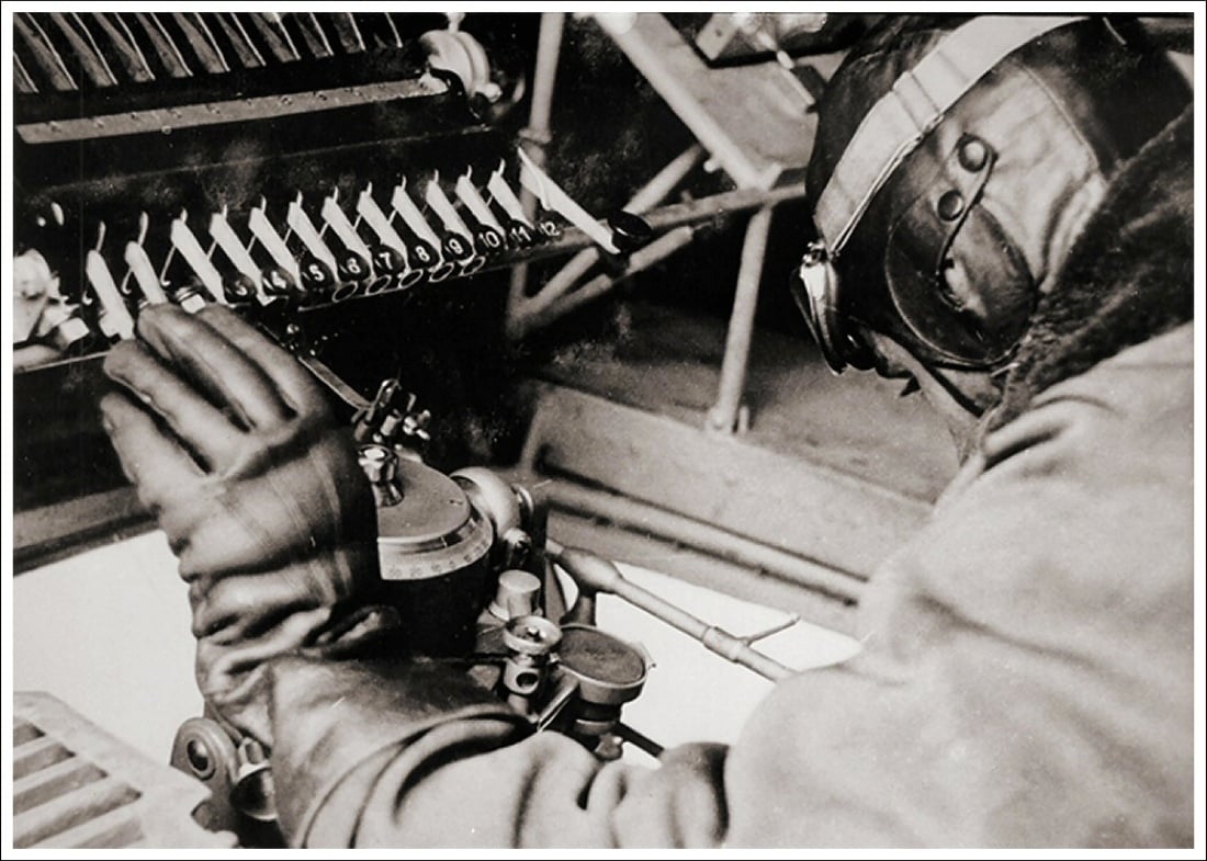 Bombardamenti italiani in guerra: foto di un secolo di storia (1911-2011)