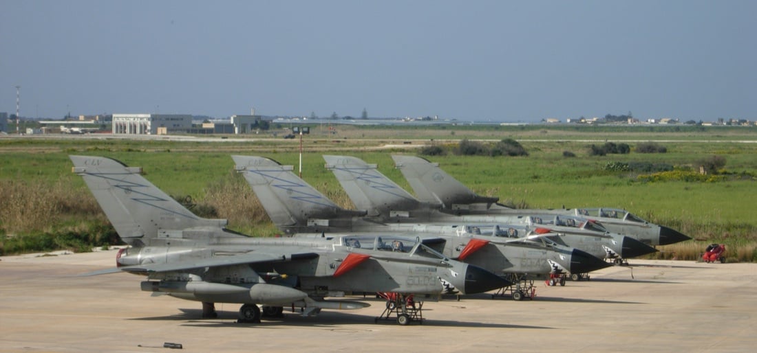 Bombardamenti italiani in guerra: foto di un secolo di storia (1911-2011)