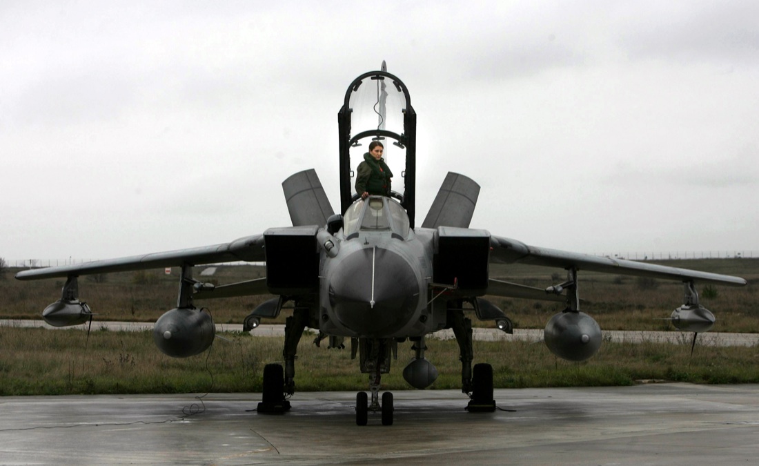 Bombardamenti italiani in guerra: foto di un secolo di storia (1911-2011)