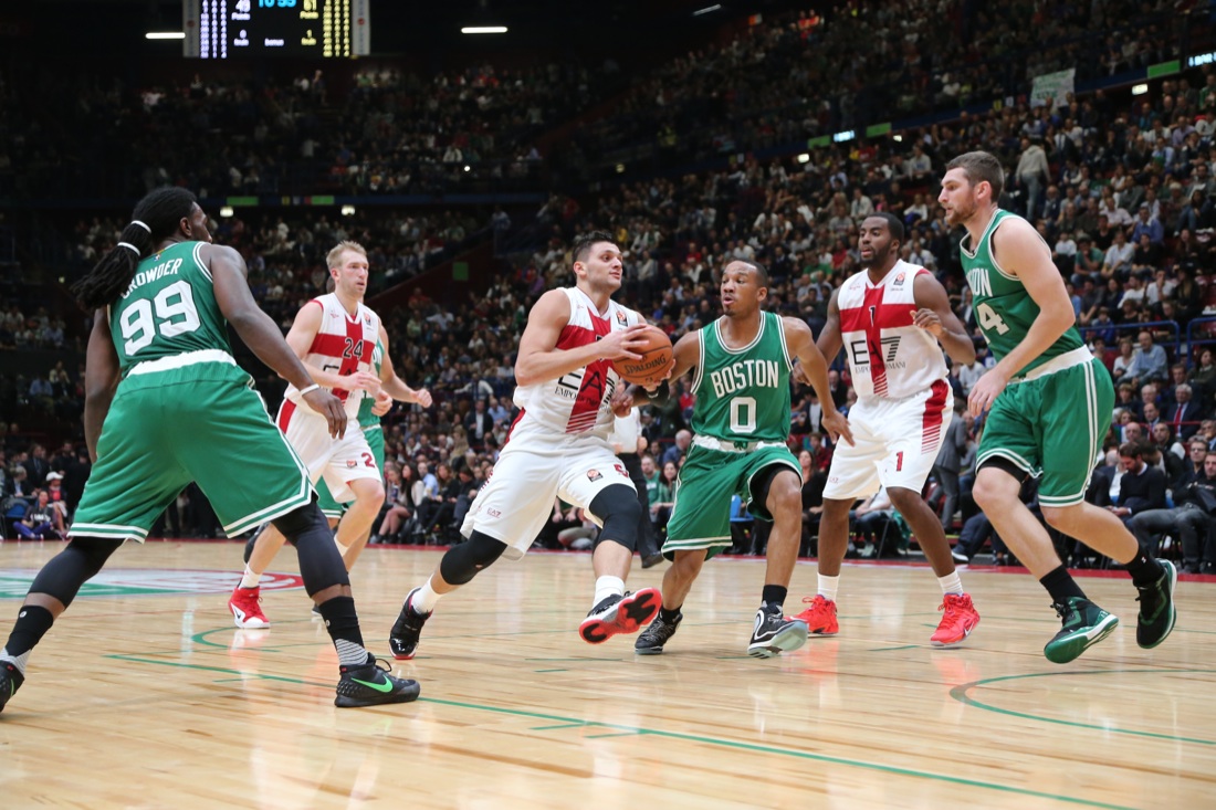 EA7 Milano: dura sconfitta con Boston, ma la testa è al Campionato EA7 Milano: dura sconfitta con Boston, ma la testa è al Campionato