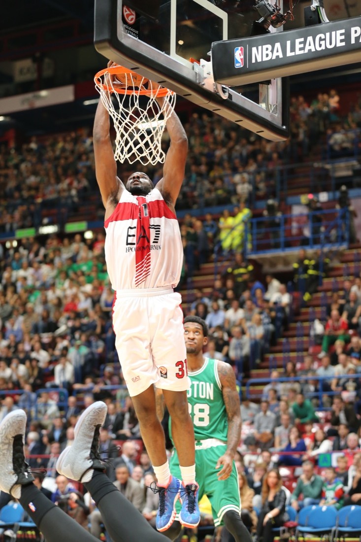 EA7 Milano: dura sconfitta con Boston, ma la testa è al Campionato EA7 Milano: dura sconfitta con Boston, ma la testa è al Campionato