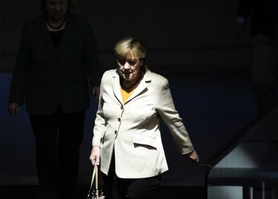 Emergenza profughi: Merkel sotto pressione