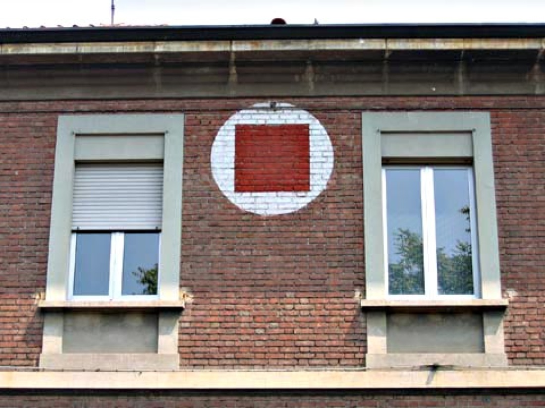 Bombe sulla croce rossa: quando l’ospedale è colpito (1915-2015) -foto Bombe sulla croce rossa: quando l’ospedale è colpito (1915-2015) -foto