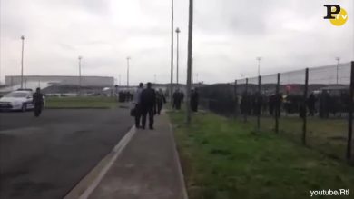 Dirigenti Air France aggrediti dai dipendenti