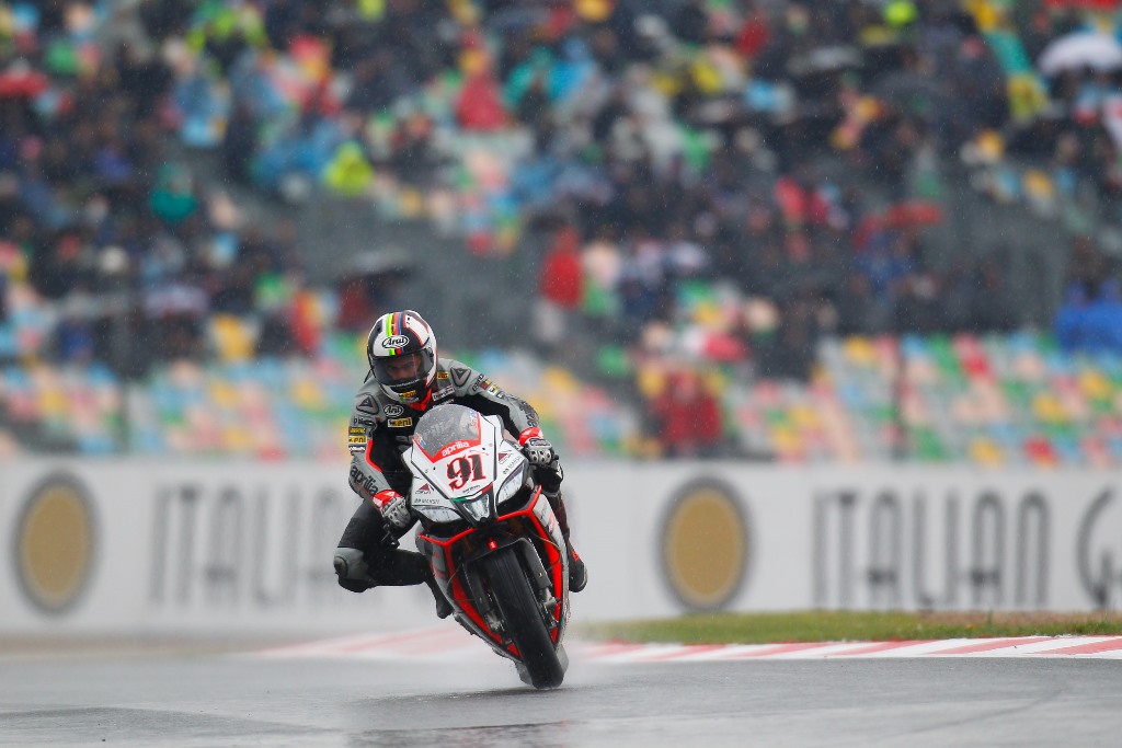 Sbk, round 12: Rea il cannibale trionfa a Magny-Cours Sbk, round 12: Rea il cannibale trionfa a Magny-Cours