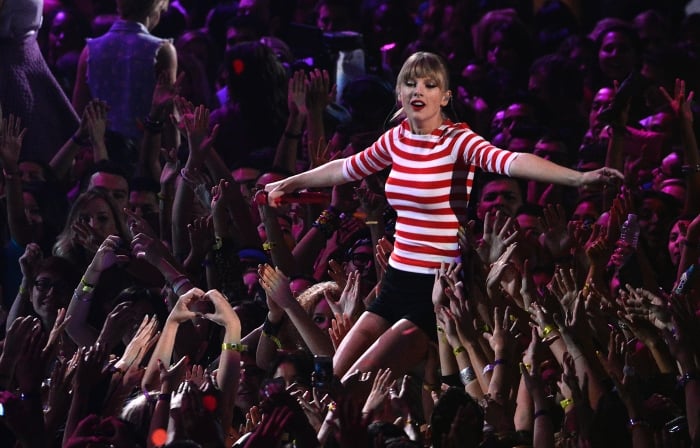 Taylor Swift regina (anche) di beneficenza Taylor Swift regina (anche) di beneficenza