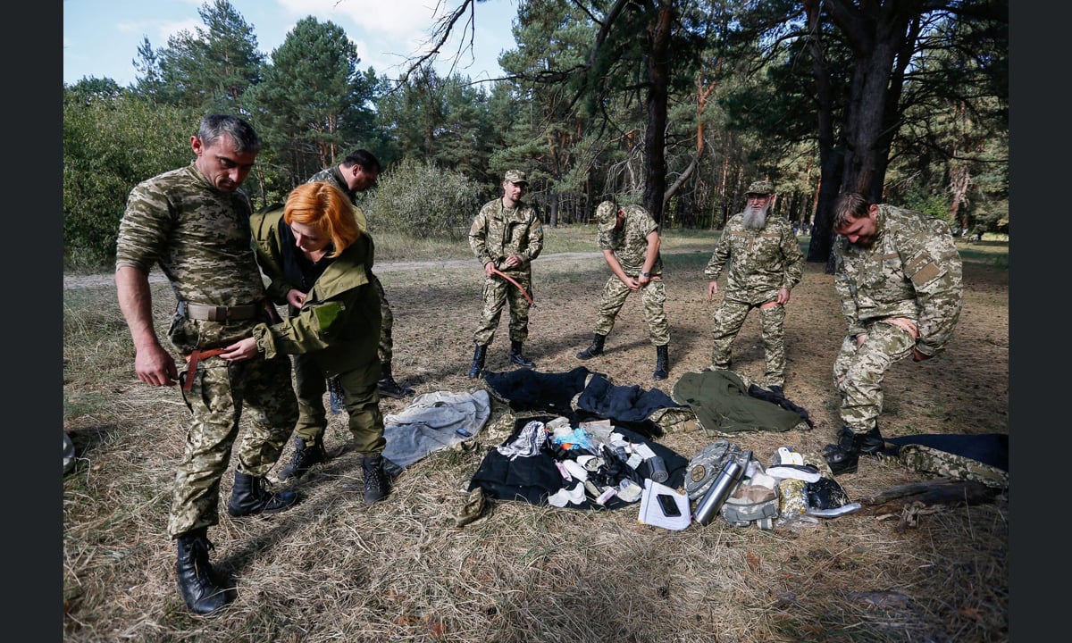Ucraina, preti ortodossi a lezione di pronto soccorso – Foto