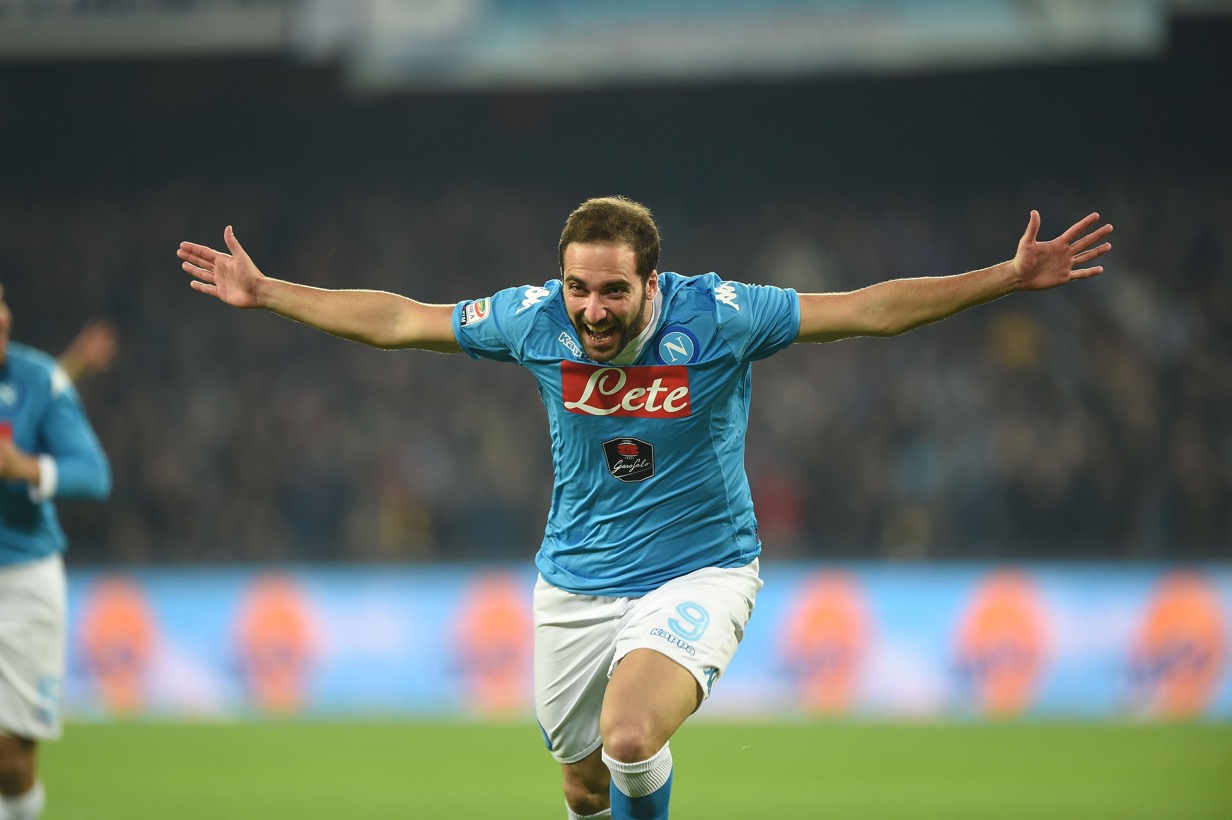 Napoli – Inter 2-1, Higuain strappa la vetta ai nerazzurri Napoli – Inter 2-1, Higuain strappa la vetta ai nerazzurri