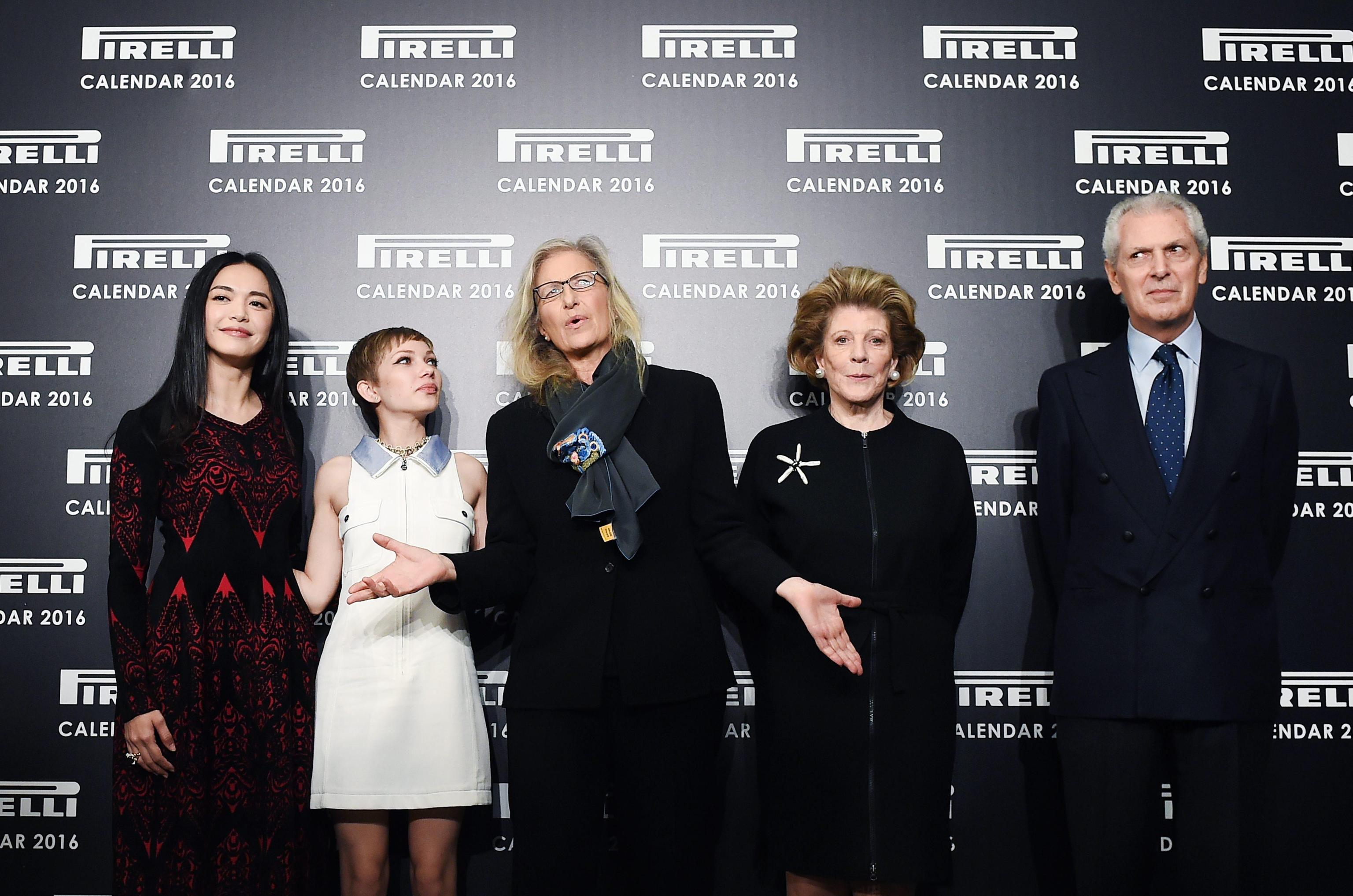 Il calendario Pirelli 2016 si veste dei successi delle donne