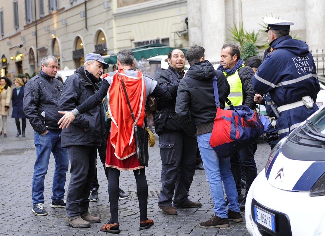 I centurioni: a lezione di diritto “romanesco” I centurioni: a lezione di diritto “romanesco”